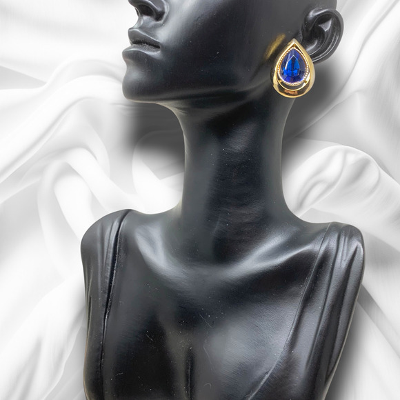 Vintage 1980's Oversized Earrings Blue Crystal Teardrop Gold Tone Pierced Mogul - Picture 4 of 6